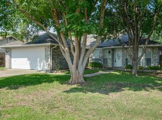1823 Sharon Dr, Corinth, TX 76210