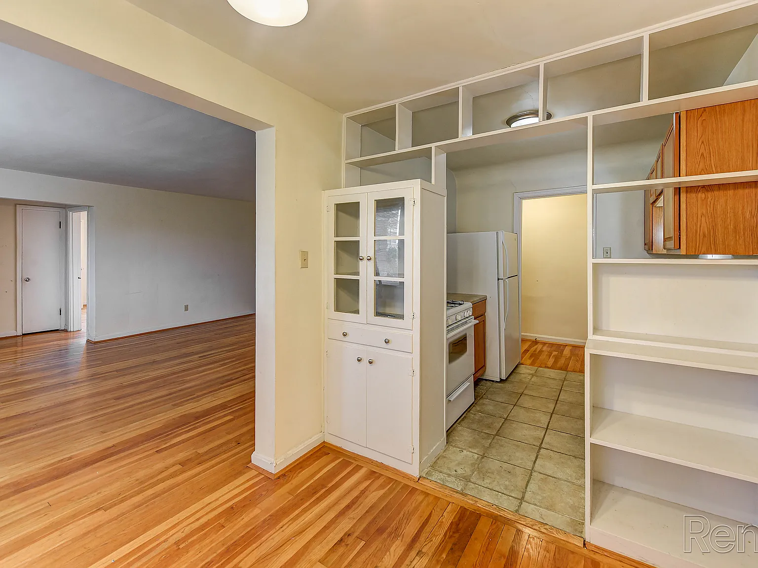 Eden Cliff Apartments — Photo 2