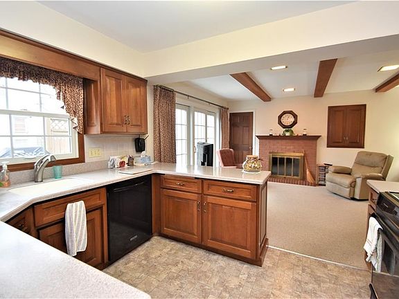 2nd image of 171 Buckingham Dr