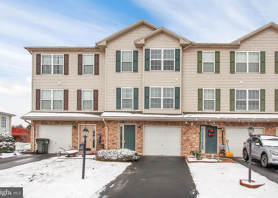 1st image of 555 Fisher Dr