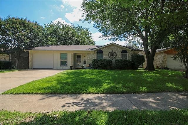 1st image of 2118 Scarlet Oaks Dr