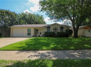 2118 Scarlet Oaks Dr, Irving, TX 75060
