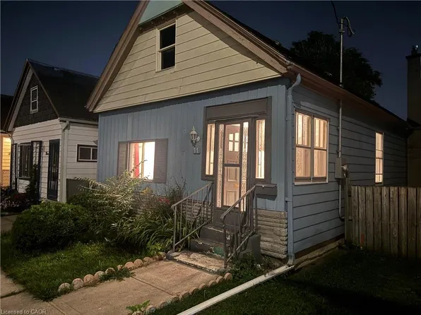11 Rathmine St, London, ON N5Z 1Z2