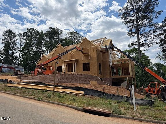 2nd image of 2123 Dunhill Dr