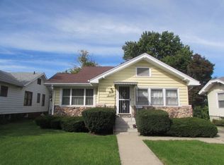 916 Garfield Pl, Danville, IL 61832