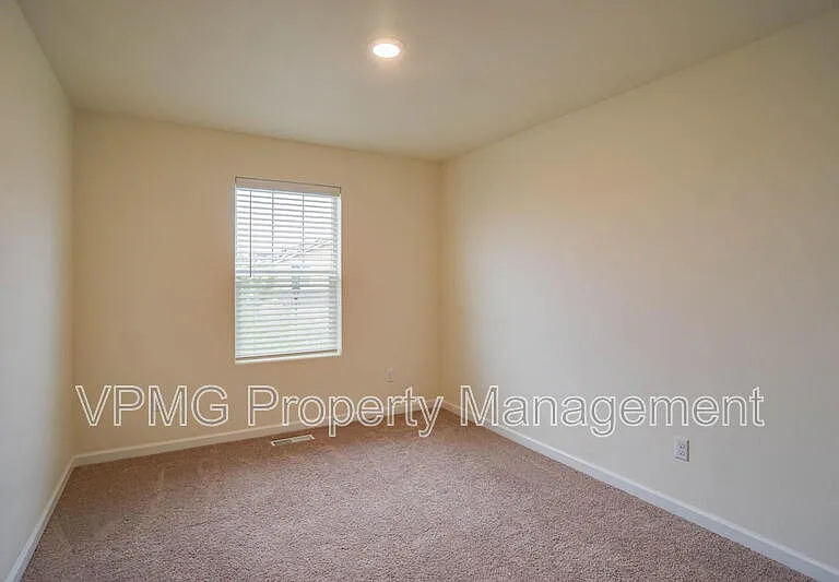 1423 W 16th Ave — Photo 15