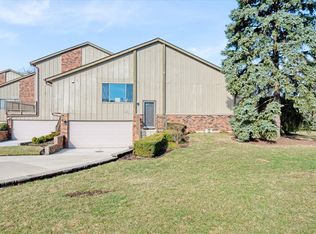 46 Portwine Rd, Willowbrook, IL 60527