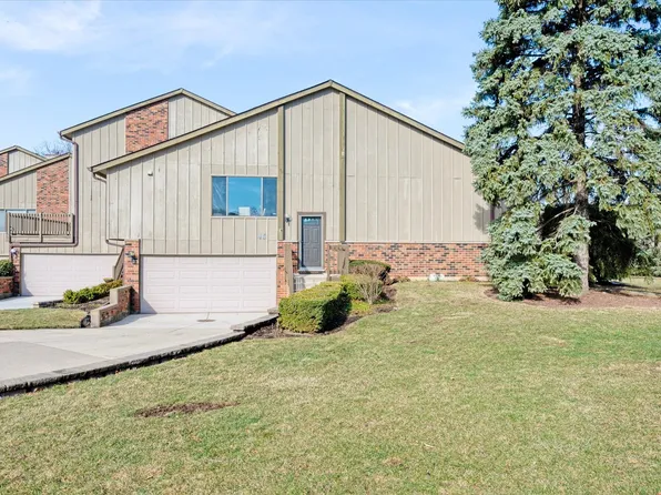 46 Portwine Rd, Willowbrook, IL 60527