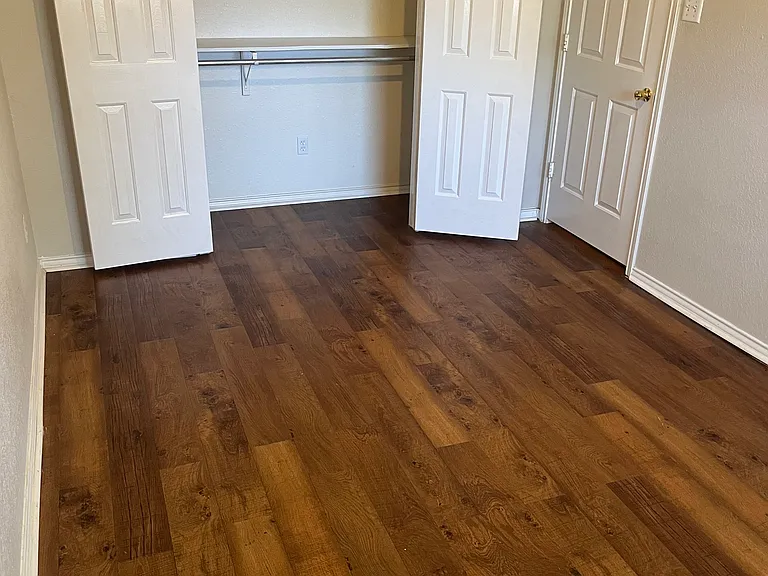 410 Justice Ave — Photo 32