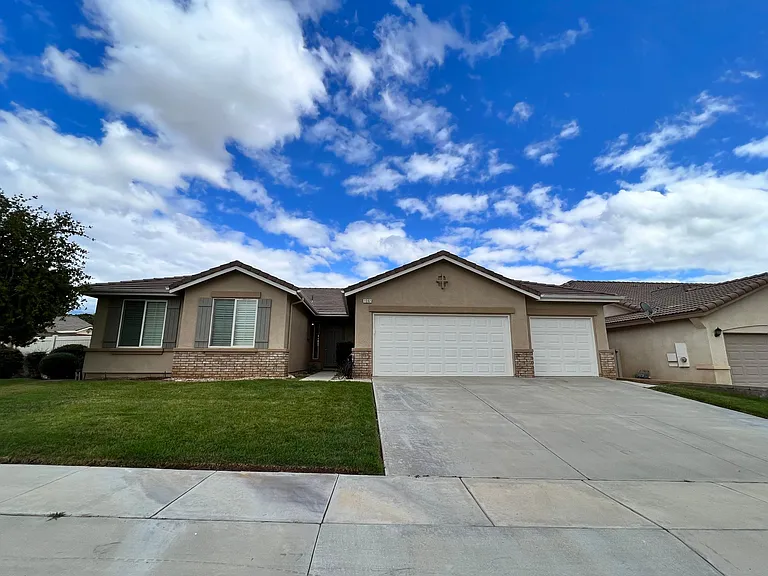 1092 Lyra Way — Photo 9