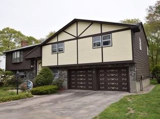 17 Huckleberry Ln, Randolph, MA 02368