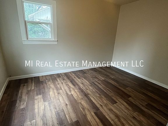 4th image of 305 E Grove St #1