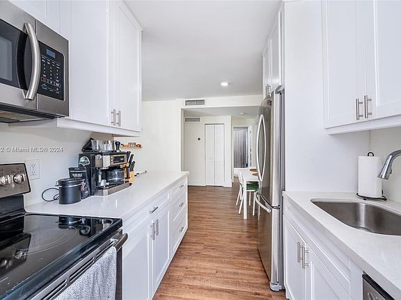 5th image of 95 Edgewater Dr APT 107