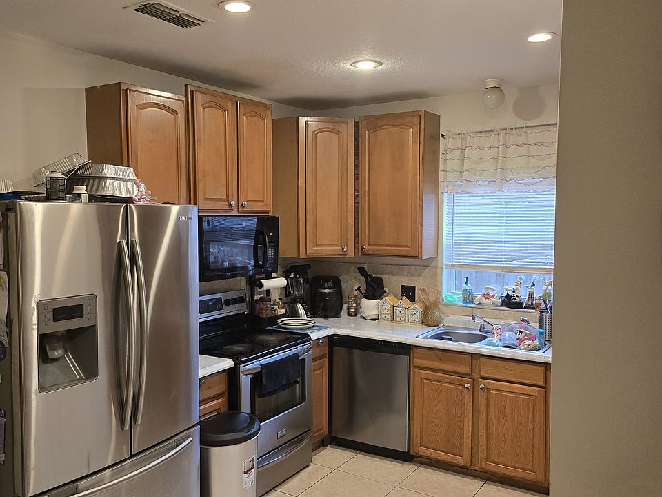 1st image of 358 Daniels Pointe Dr