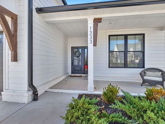 2nd image of 1333 Island View Ct