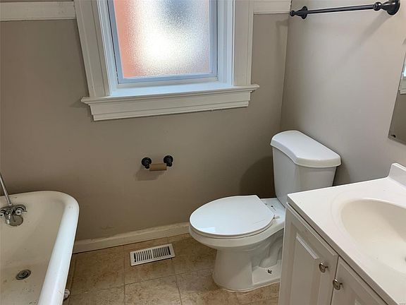3rd image of 3820 Louisiana Ave