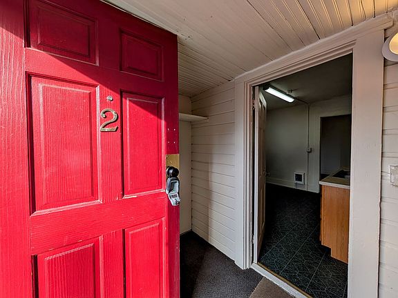 4th image of 124 N Buchanan Ave APT 2