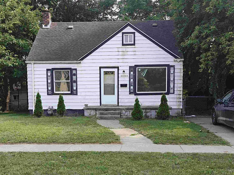 25421 Lehigh St — Photo 1