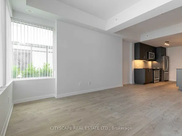 1010 Portage Pkwy #Townhouse 07, Vaughan, ON L4K 2M7