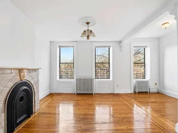 262 Barrow Street image 1 of 17