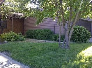 1605 Devonshire Dr, Champaign, IL 61821