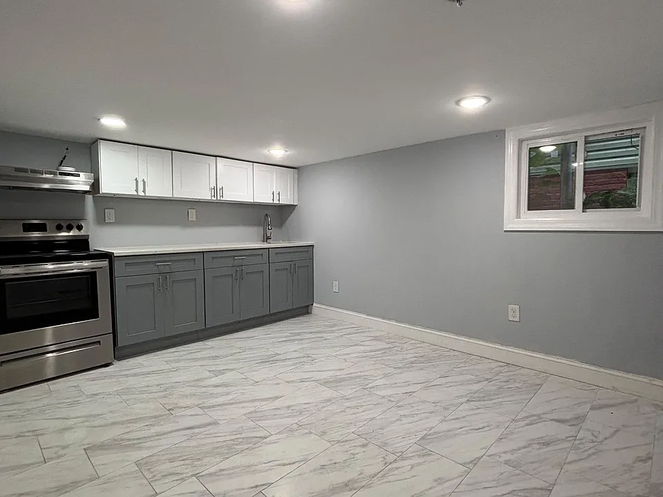 262 Chadwick Ave #B1