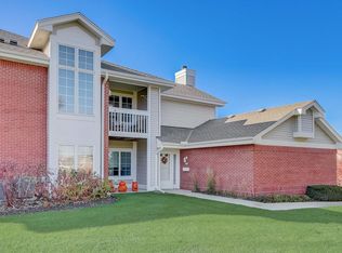 8993 Woodbridge Dr, Greendale, WI 53129
