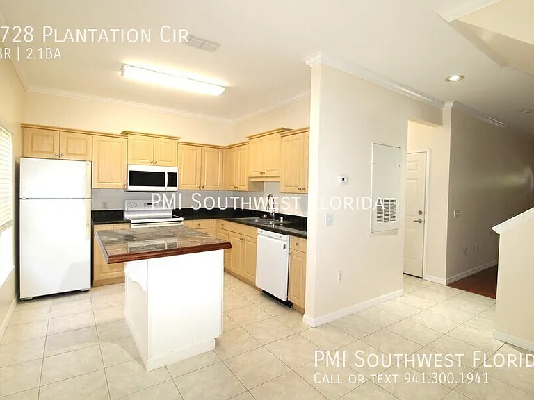 7728 Plantation Cir — Photo 3