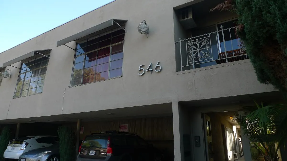 Building Photo - 546 N Flores St #6