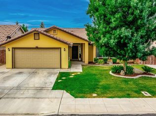 3354 Summer Ln, Madera, CA 93637