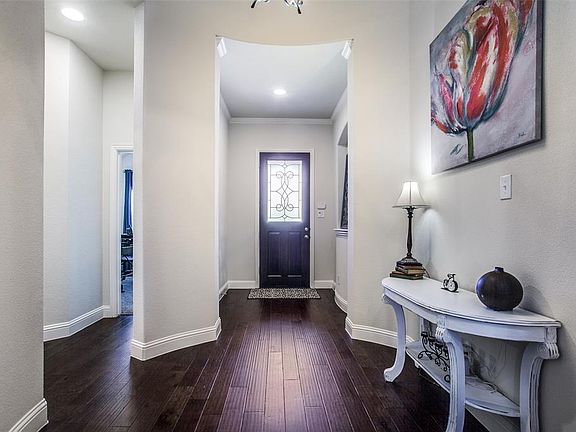 3rd image of 510 Overton Ave