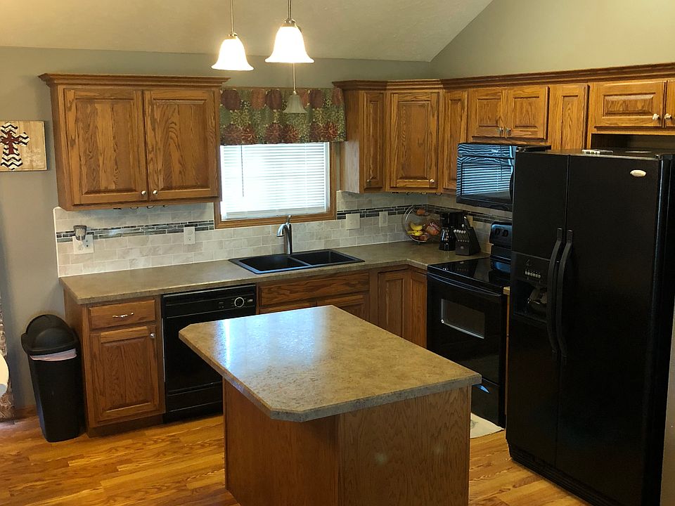 1st image of 801 Joanie Ln