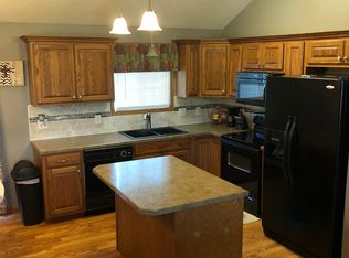 801 Joanie Ln, Salina, KS 67401