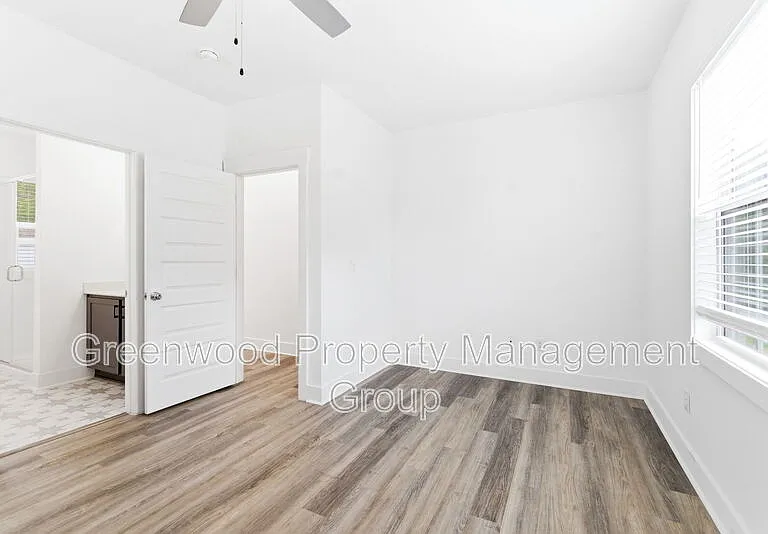4003 Nairn Dr — Photo 7