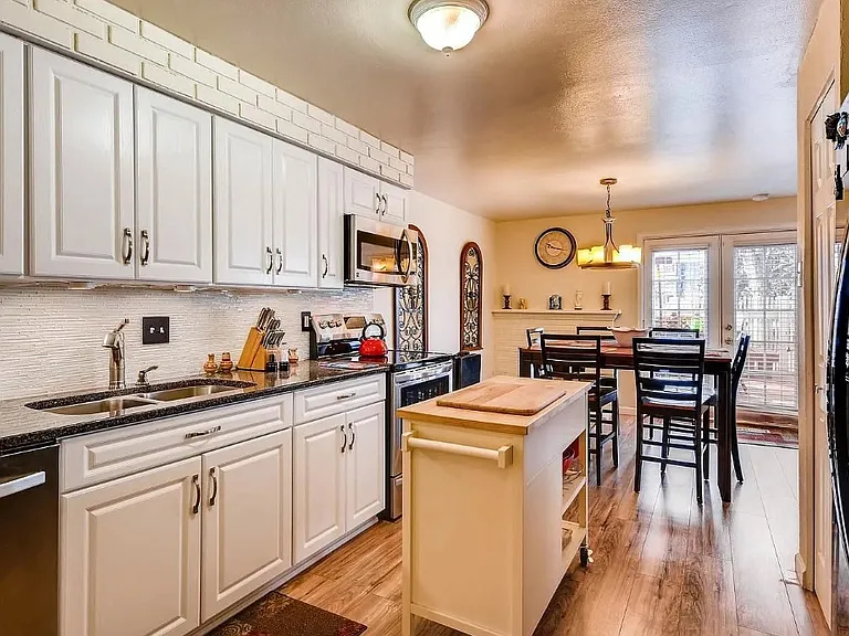 2933 S Lansing Way — Photo 11