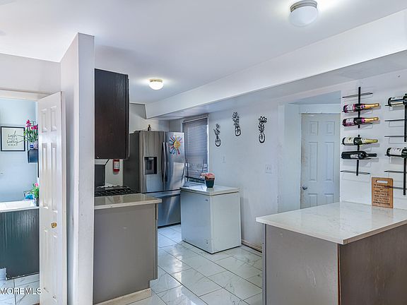 5th image of 1713 Stratford Avenue
