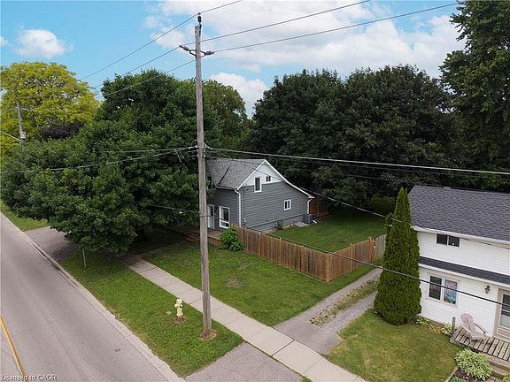 2nd image of 97 Mechanic St W