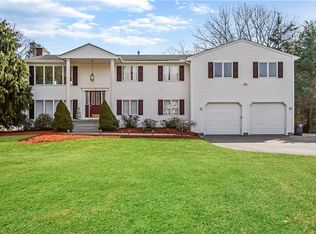 46 Carrie Ann Dr, Cranston, RI 02921