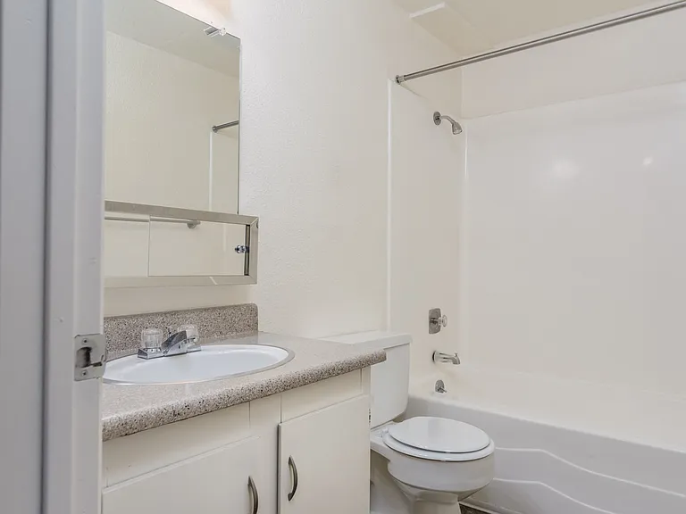 Forest Ridge Apartments — Photo 27