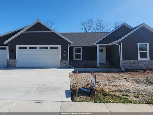 N9016 Southtowne Dr, Menasha, WI 54952