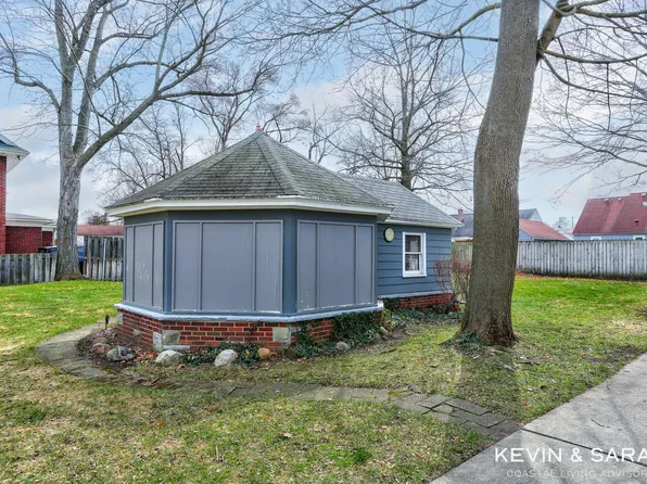 38 Manchester St SW, Wyoming, MI 49548