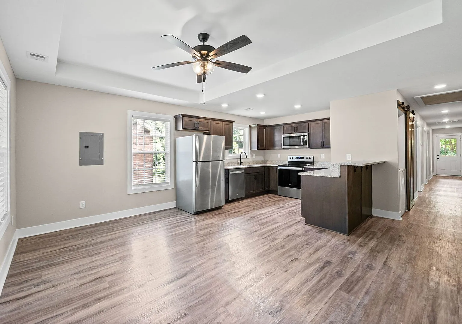 528 Poston St — Photo 4