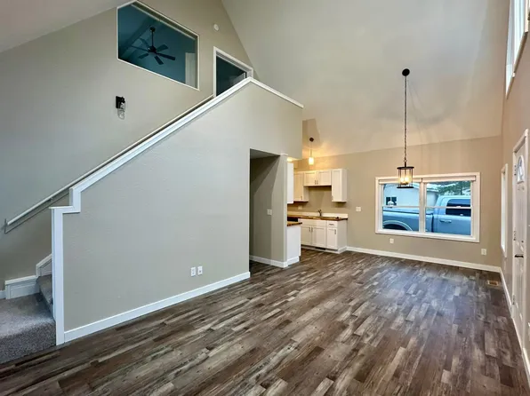 6888 Aarwood Rd NW, Rapid City, MI 49676