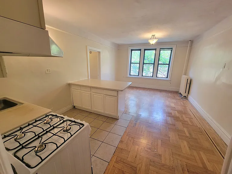 647 W 169th St #4B — Photo 3
