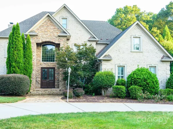 1605 Seattle Slew Ct, Waxhaw, NC 28173