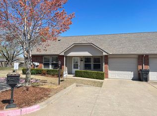 105 Veterans Dr, Jenks, OK 74037