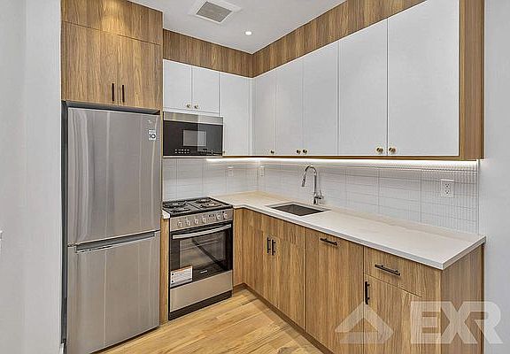 4th image of 1257 Bedford Ave #6A