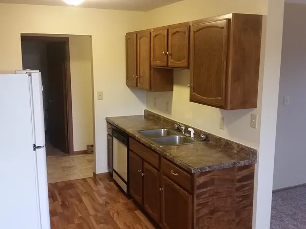 2625 S 17th St #12, Grand Forks, ND 58201