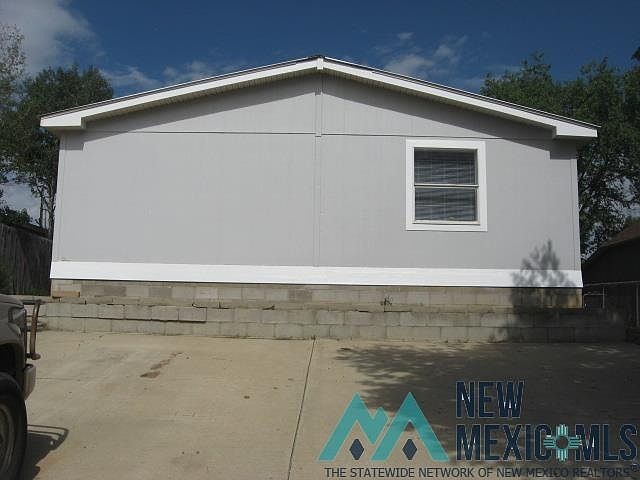 1st image of 815 Railroad Ave
