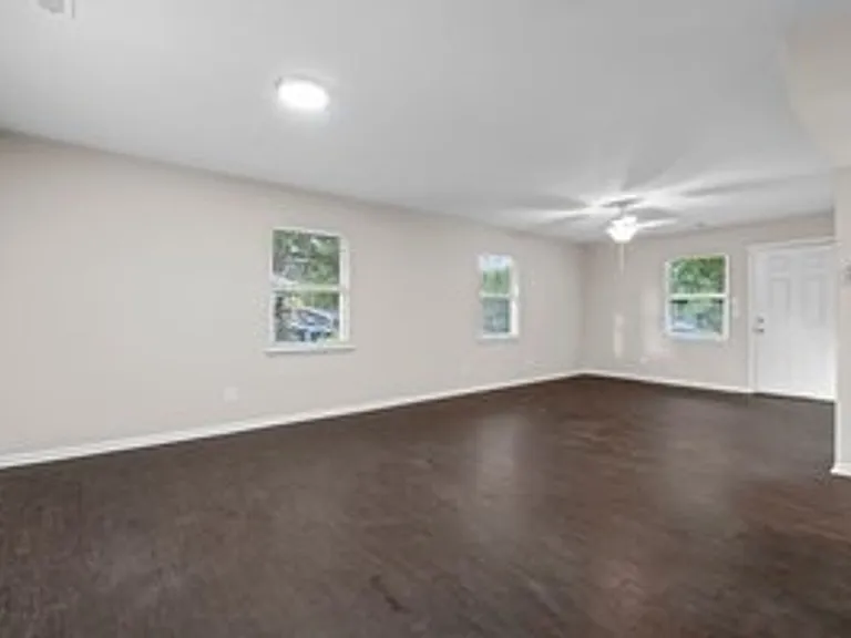 713 Grantland Dr — Photo 5